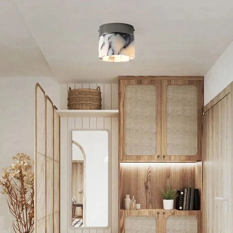 Nordische zylindrische LED-Deckenleuchte aus Marmor | meowbutter