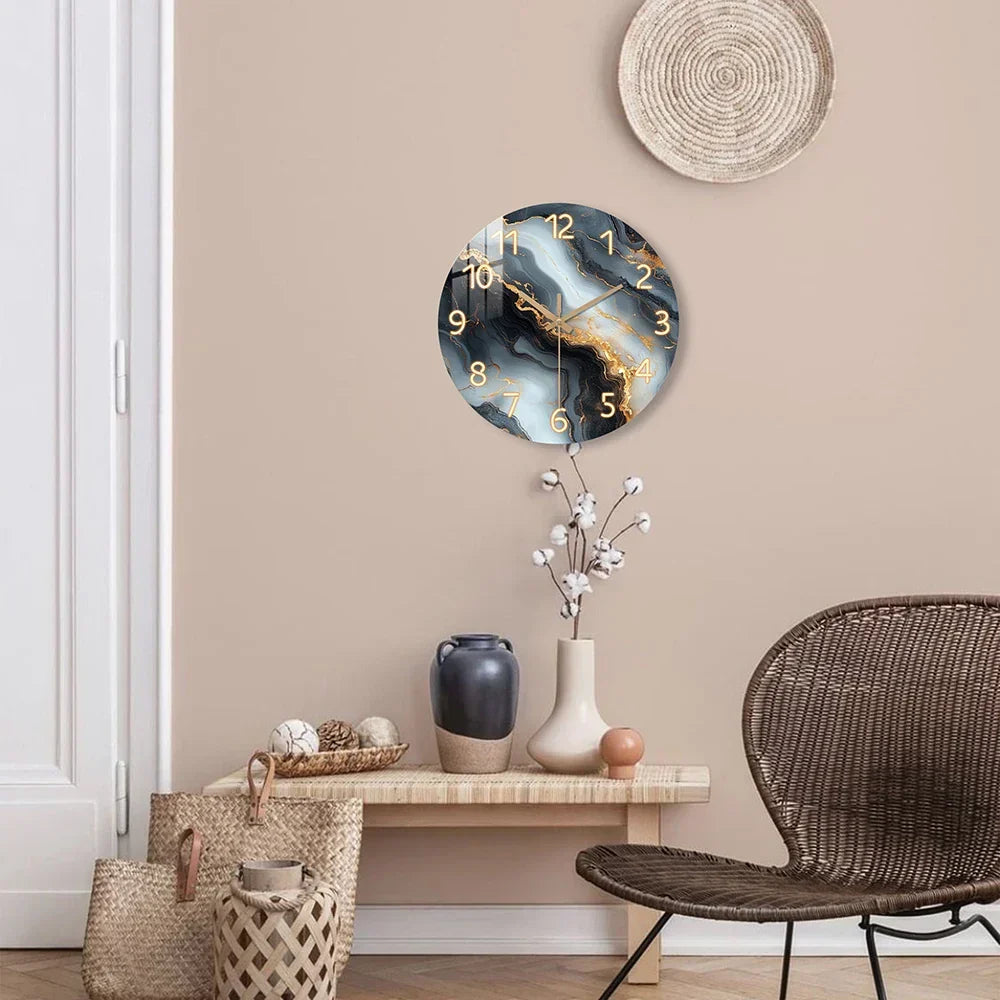 Reloj de pared de madera silencioso con cuarzo — esfera de mármol azul y dorado, cubierta de vidrio templado