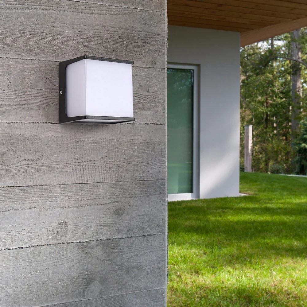 Zewnętrzna lampa ścienna LED AeroCube — wodoodporna, kompaktowa kwadratowa oprawa