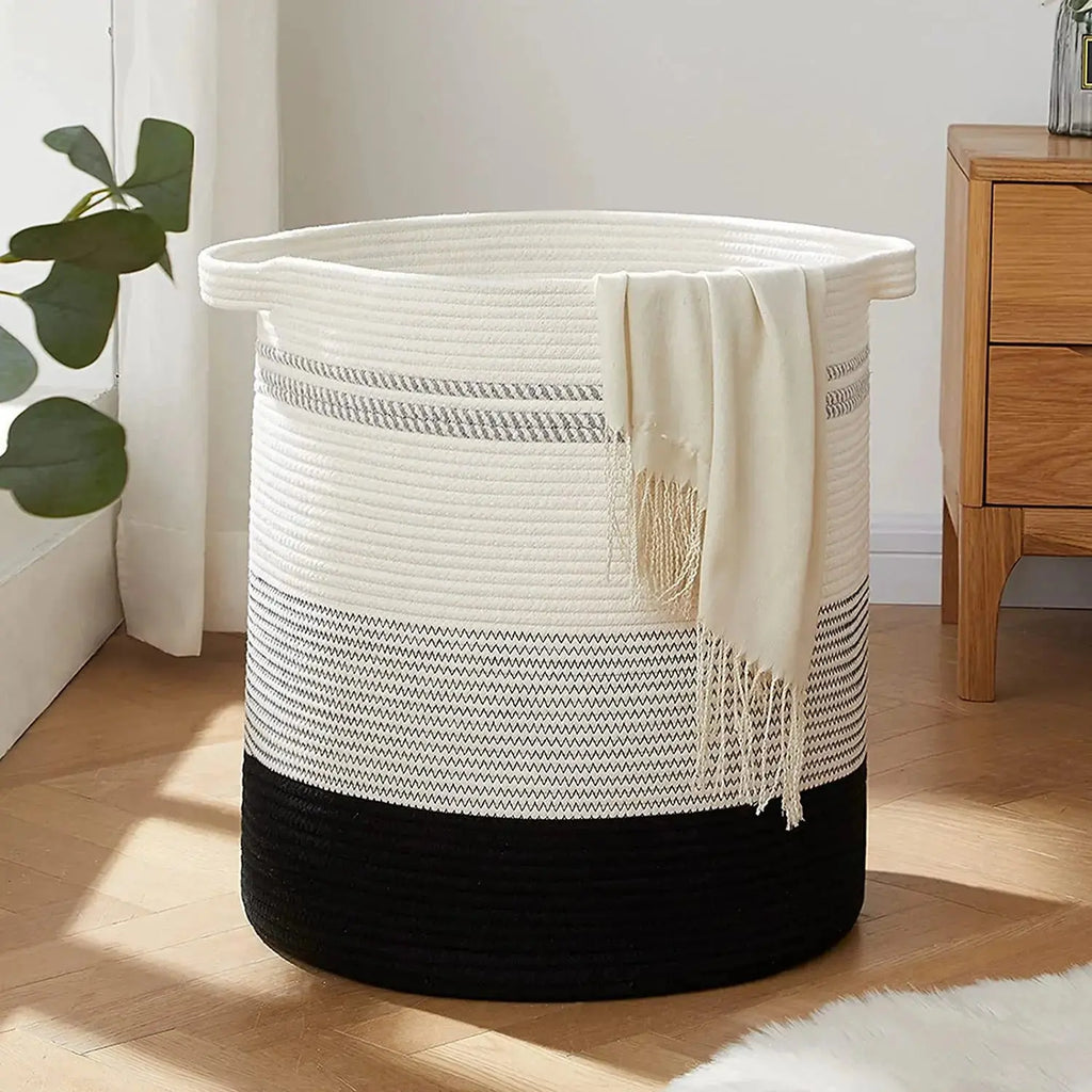 Panier à linge tressé avec poignées pour le salon et la chambre à coucher