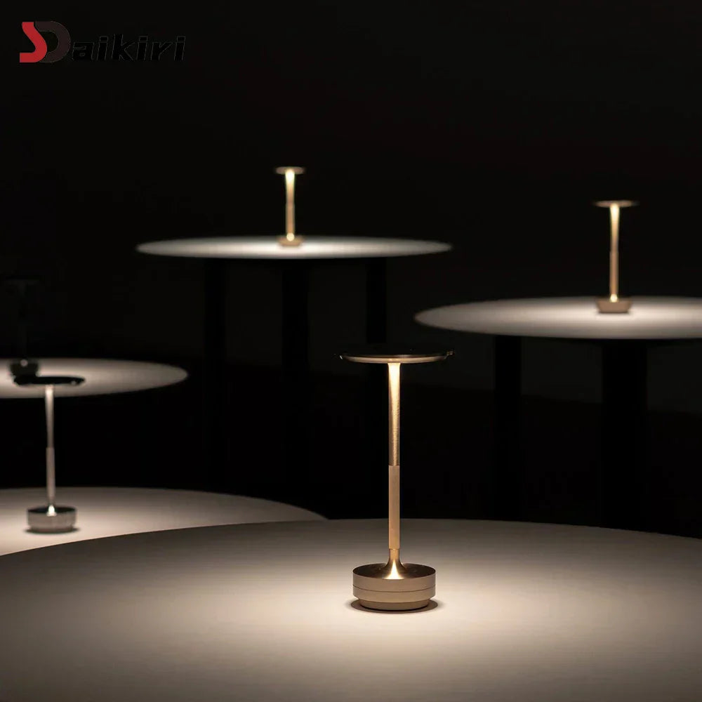 Genopladelig Touch Bordlampe | Dæmpbar LED Bordlampe | Meowbutter