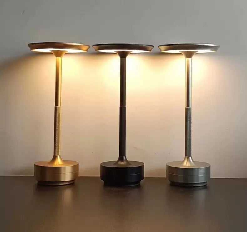 Beröringsaktiverad uppladdningsbar LED-skrivbordslampa — dimbar aluminiumram, frostat hölje