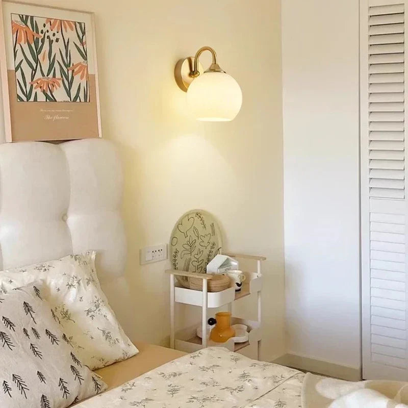 Applique murale Quashion Chrome — design minimaliste, abat-jour en verre dépoli doux