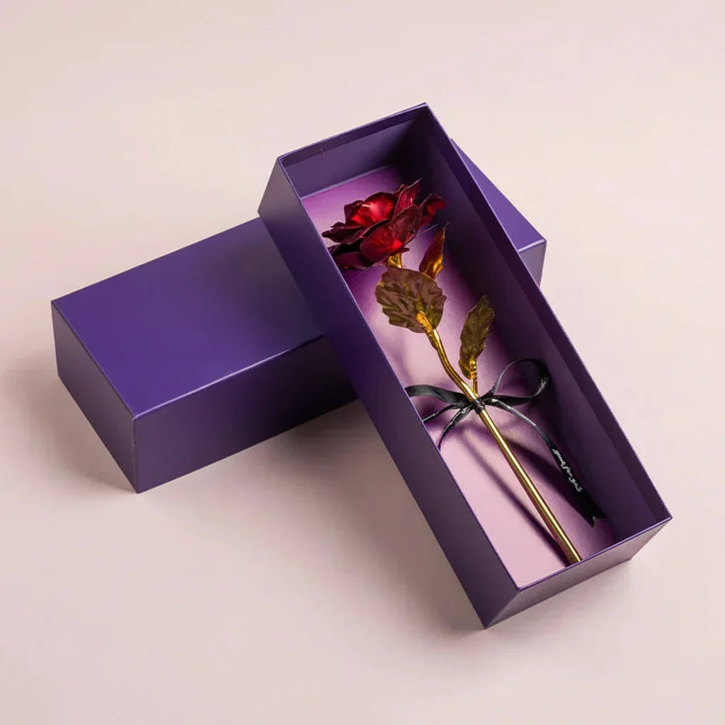 Gaveæske med kunstig rose — vedligeholdelsesfri blomsterdekoration