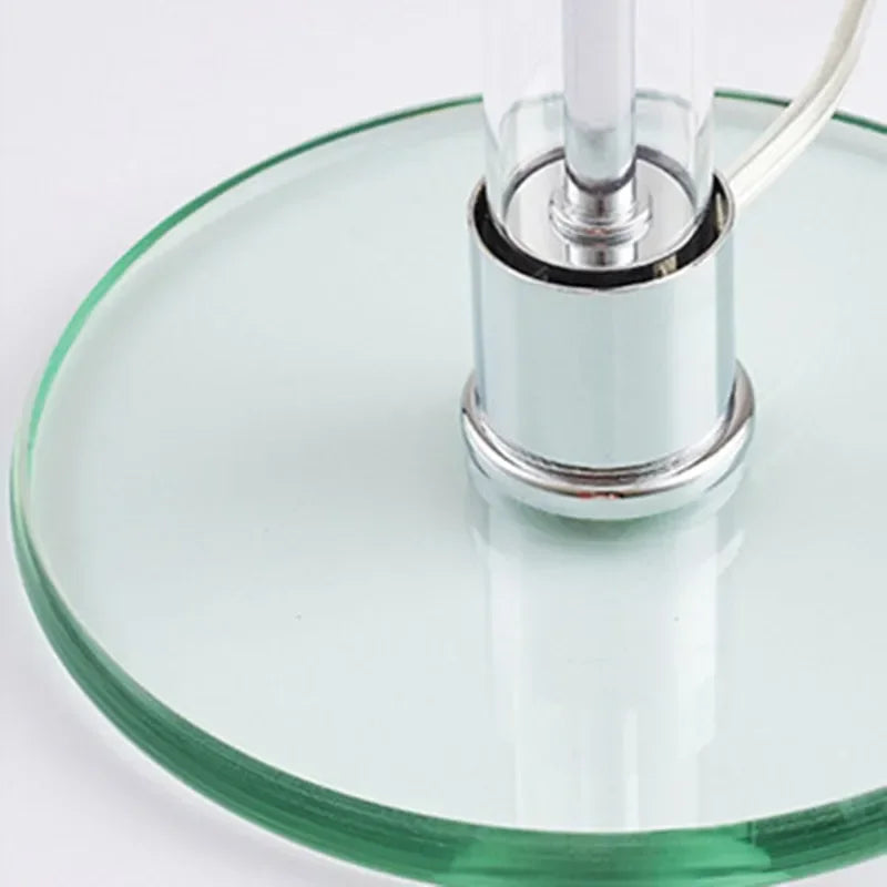 Wilhelm-Bauhaus-Tischlampe — Nordischer Lampenschirm aus Milchglas, polierter Chromfuß, 36 Cm Höhe