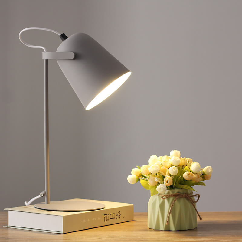 Lampada da scrivania LED in metallo nordico | Luce minimalista per lettura e studio | Meowbutter