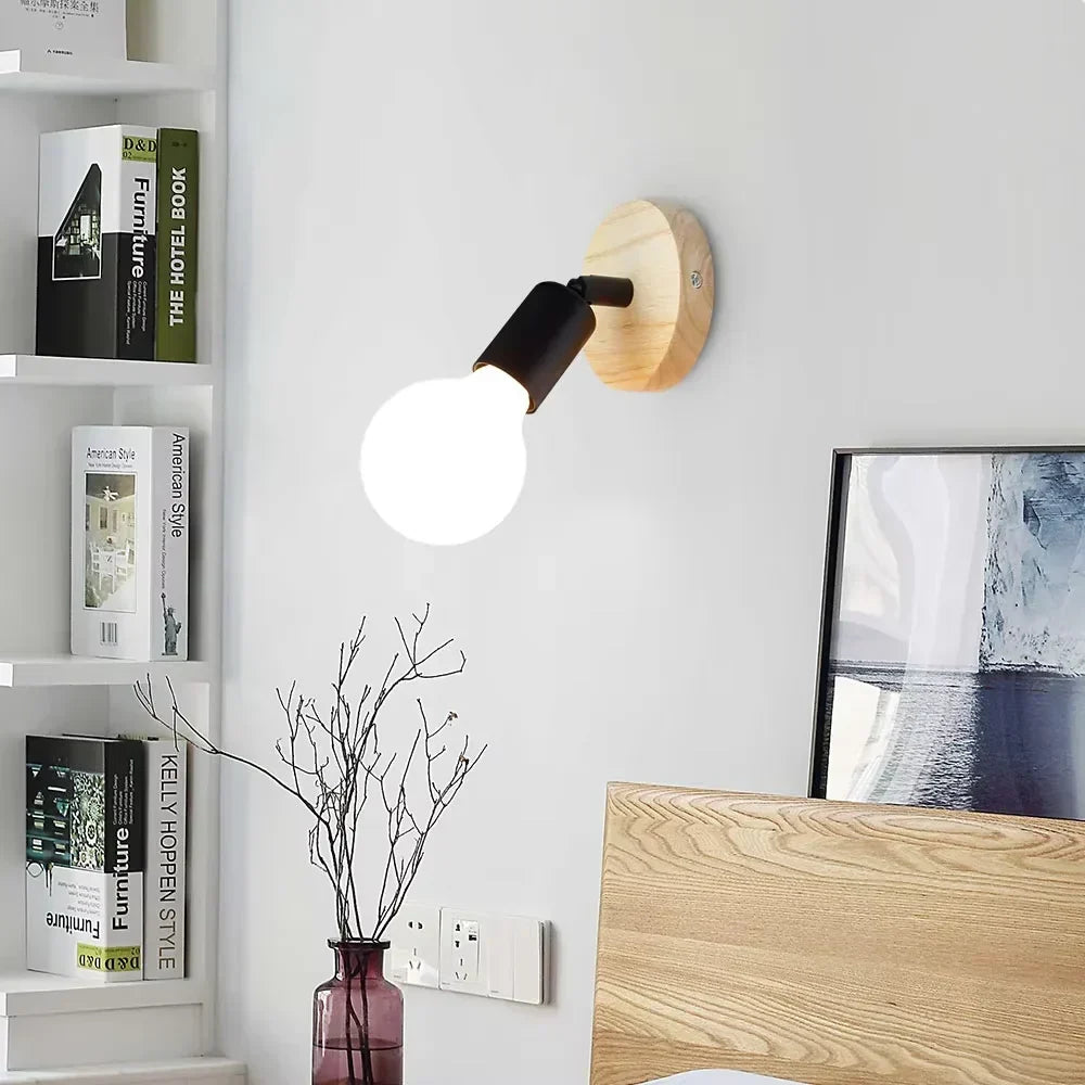 Justerbar vintage-vegglampe — trebrakett og metallskjerm