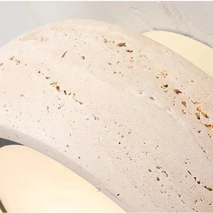 Žluté travertinové stropní světlo Wabi Sabi | meowbutter