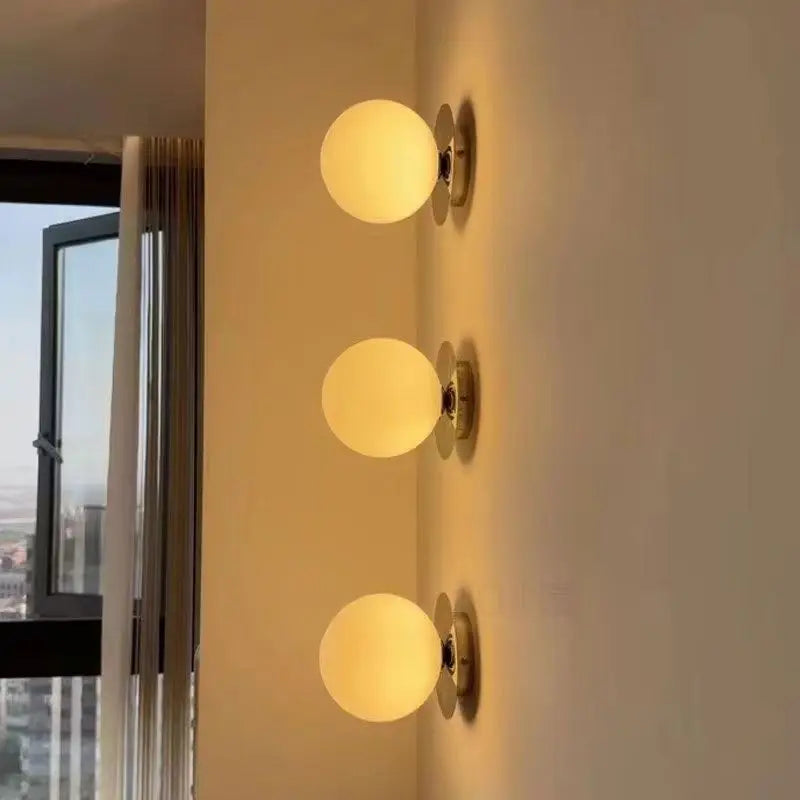 Lampada da parete in vetro Nordic Globe | Luce minimalista moderna per bagno e camera da letto | Meowbutter