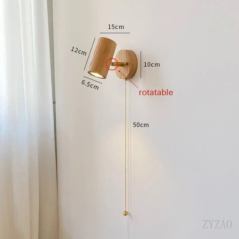 Lampa ścienna Arlo w stylu retro — reflektor LED, lite drewno orzechowe