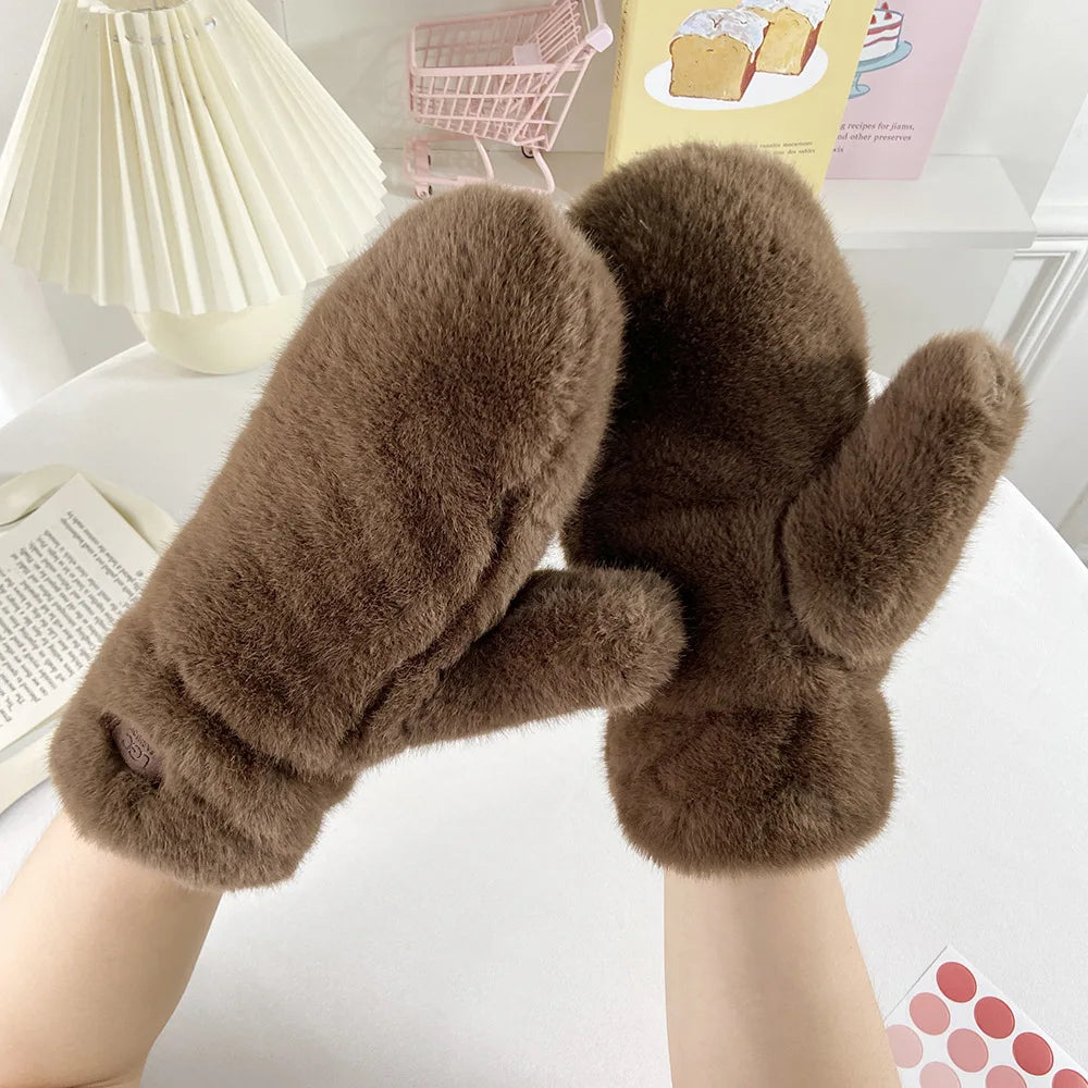 Luxury Faux Fur Winter Mittens With Heat Retention And Full Coverage
