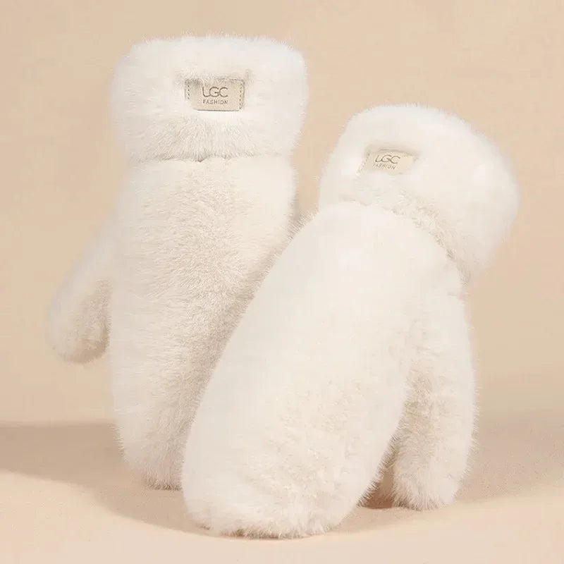 Luxury Faux Fur Winter Mittens With Heat Retention And Full Coverage
