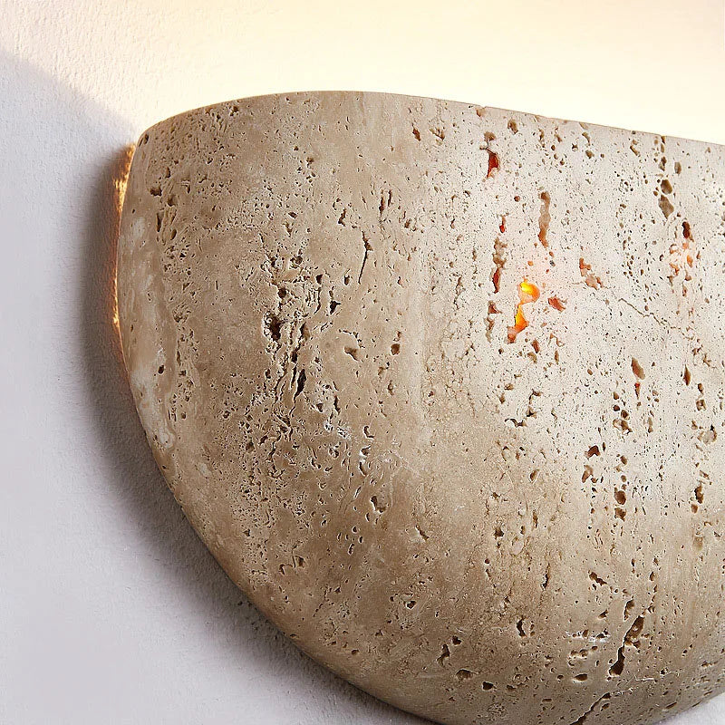 Lampada da parete in travertino naturale — Luce a mezza cupola in pietra intagliata