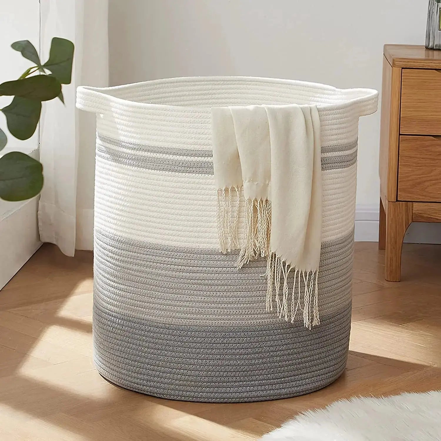 Panier à linge tressé avec poignées pour le salon et la chambre à coucher