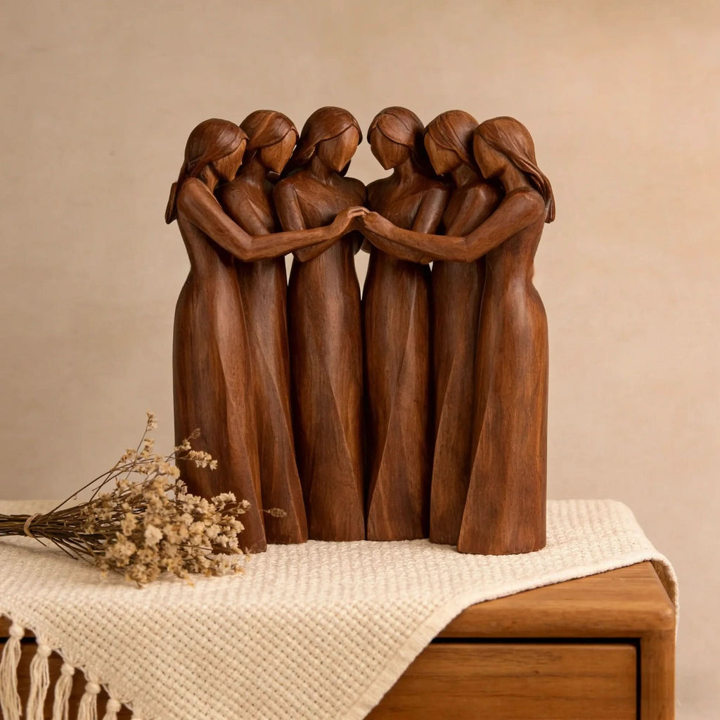 Elegante scultura dell’amicizia in resina | meowbutter