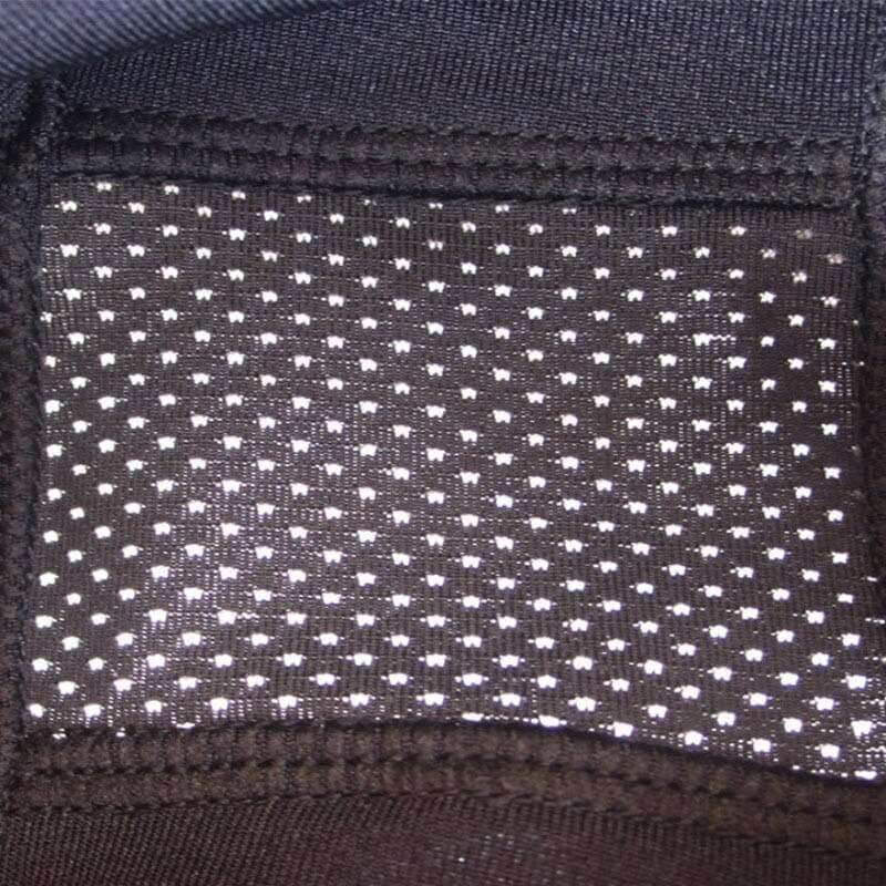 Sous-casque type cagoule - évacuation de la transpiration
