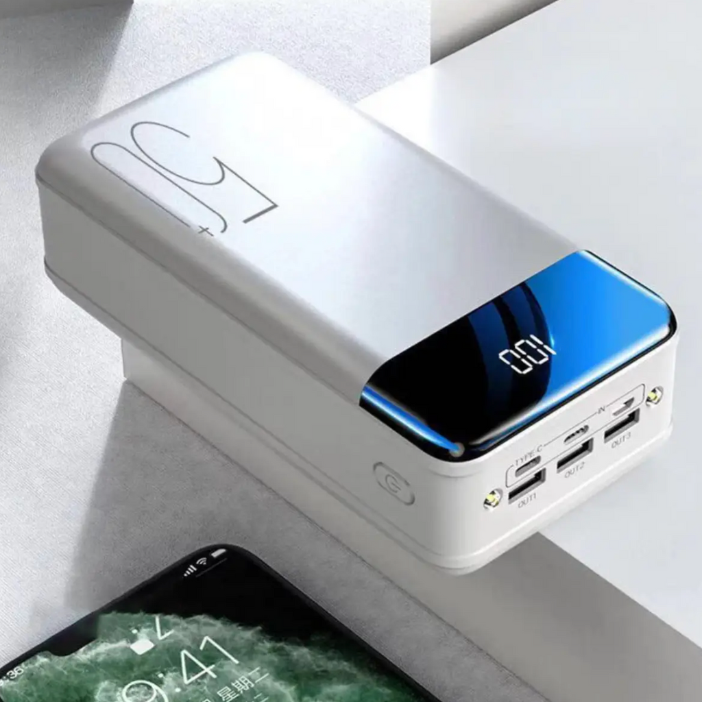 100 000 mAh kapacitású hordozható power bank – gyorstöltésű külső akkumulátoros tartalék áramforrás