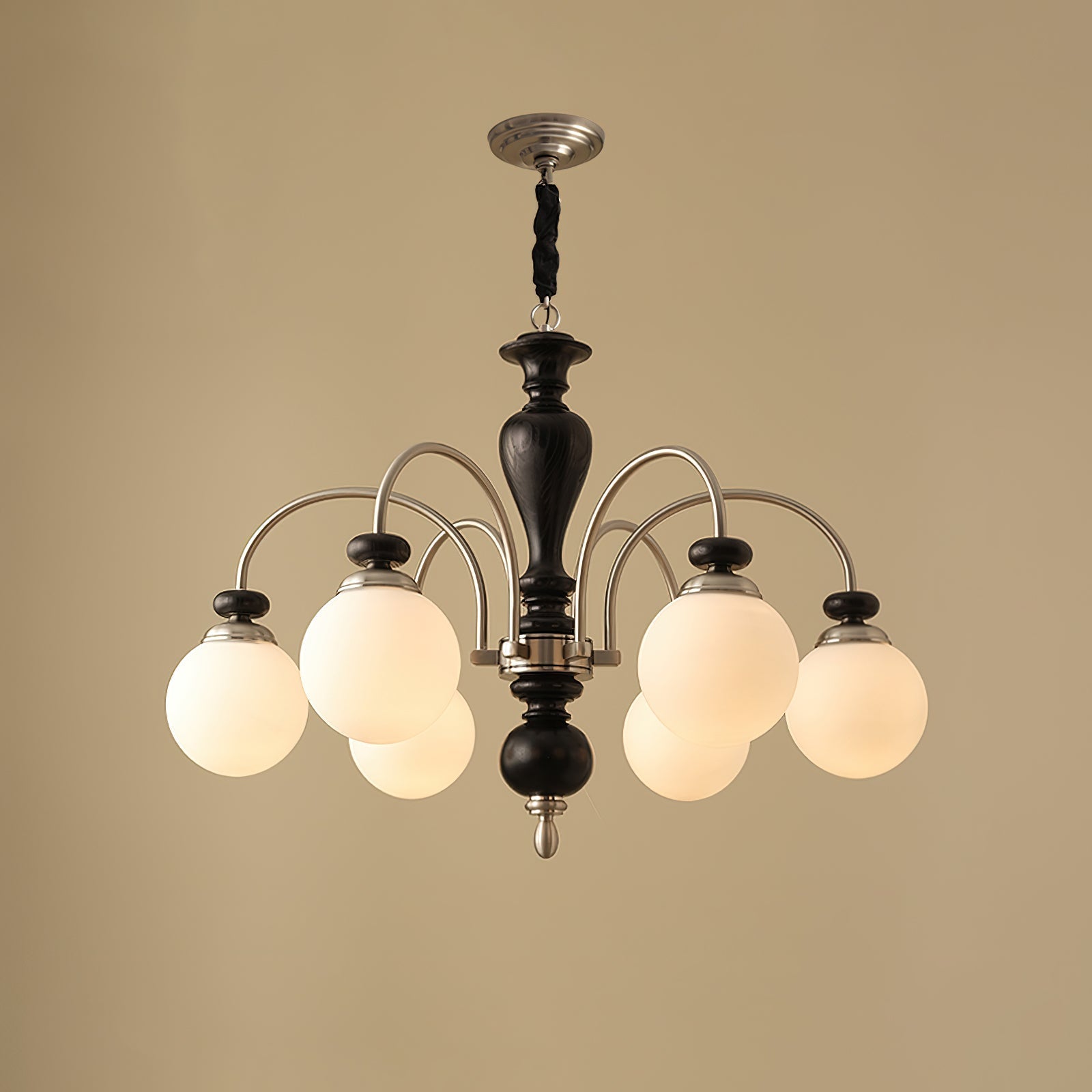 Elegante lampadario vittoriano con vetro in legno e altezza regolabile