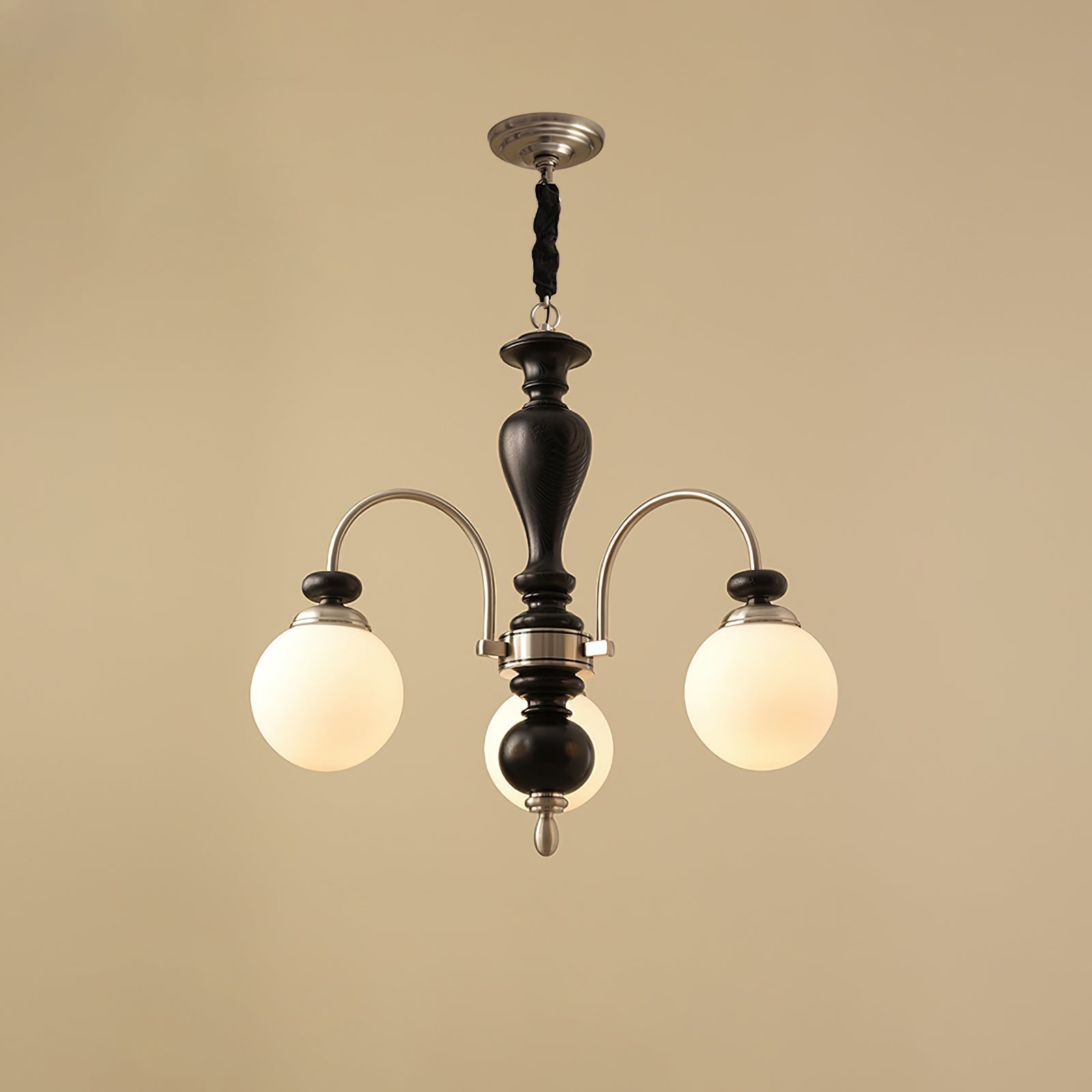 Elegante lampadario vittoriano con vetro in legno e altezza regolabile