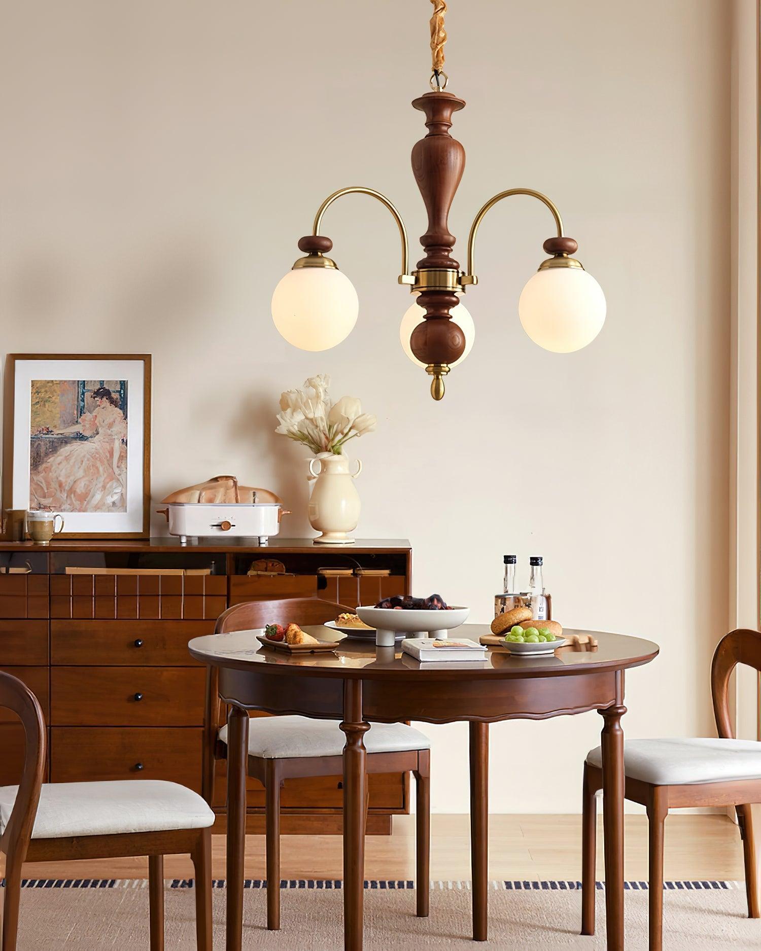 Elegante lampadario vittoriano con vetro in legno e altezza regolabile