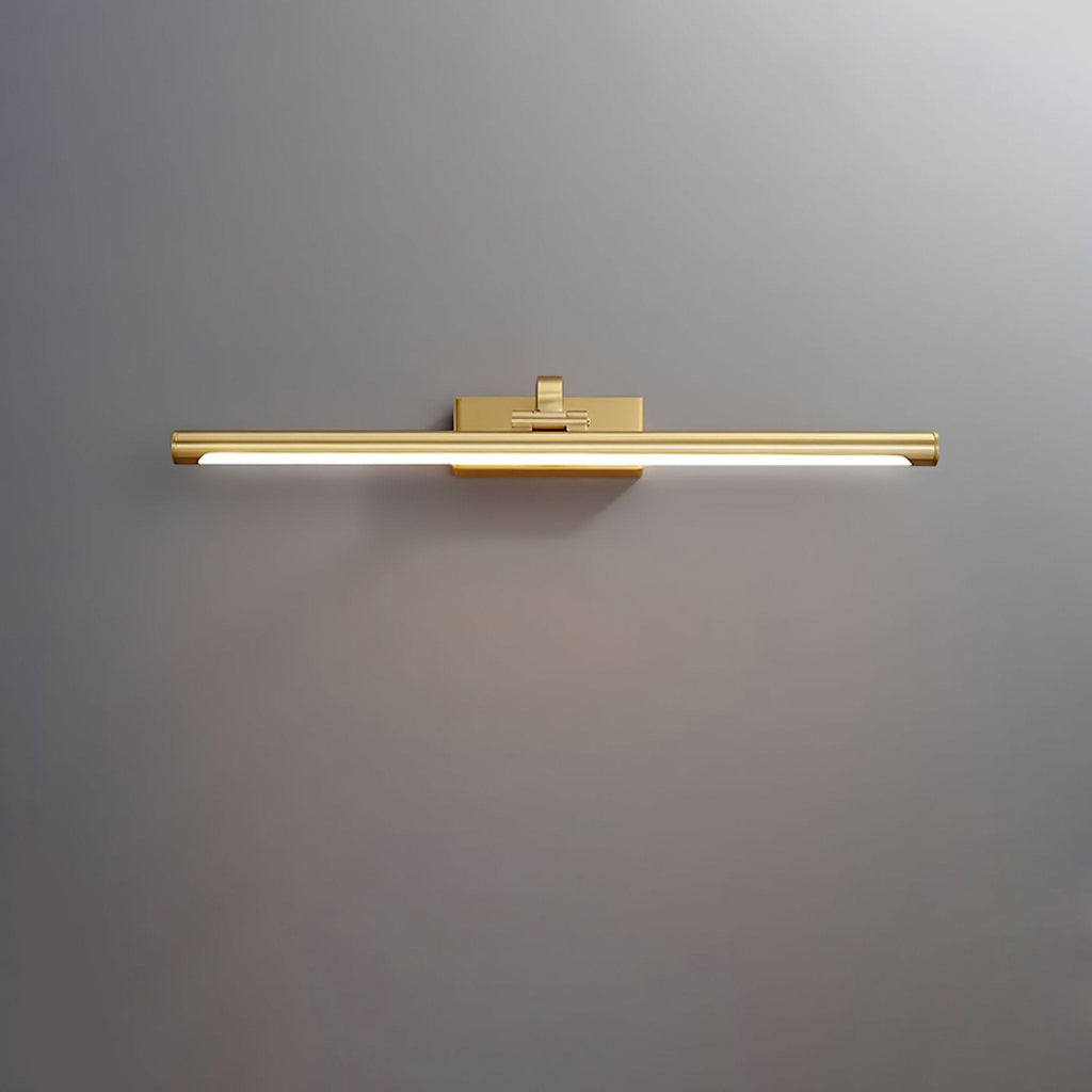 Valnøddetræslampe til væg i slankt design med messingfinish og LED-belysning