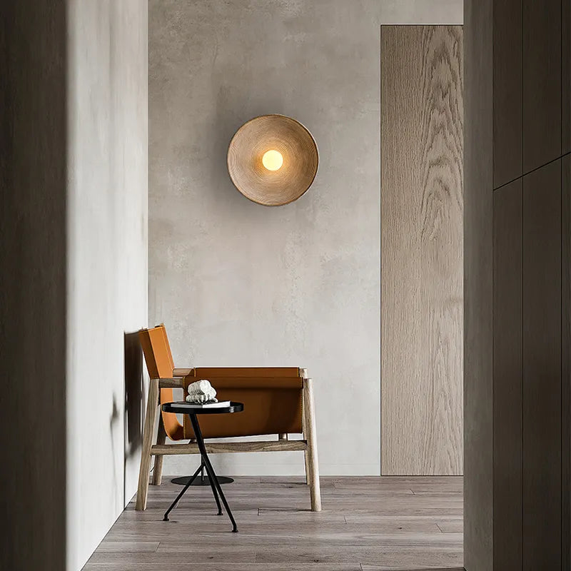 Applique da parete LED artigianale - struttura scolpita effetto venatura del legno, luce ambientale soffusa