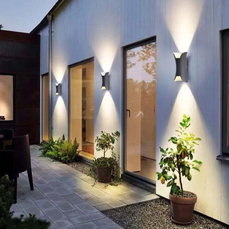Ardell | Curved Outdoor Wall-Mounted LED Lamp