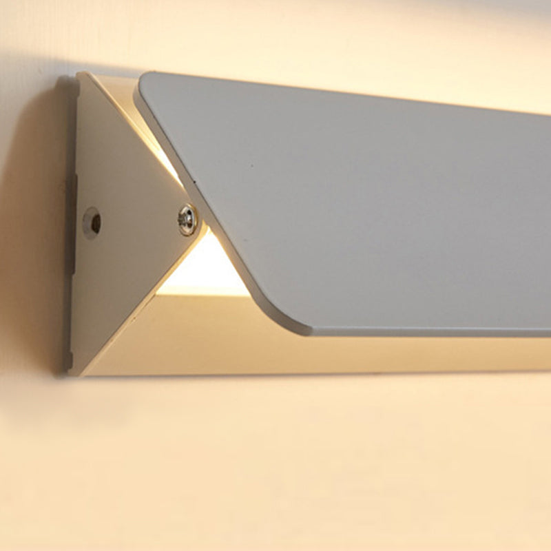 Liora | Rotatable LED Metal Indoor Wall Lamp, White