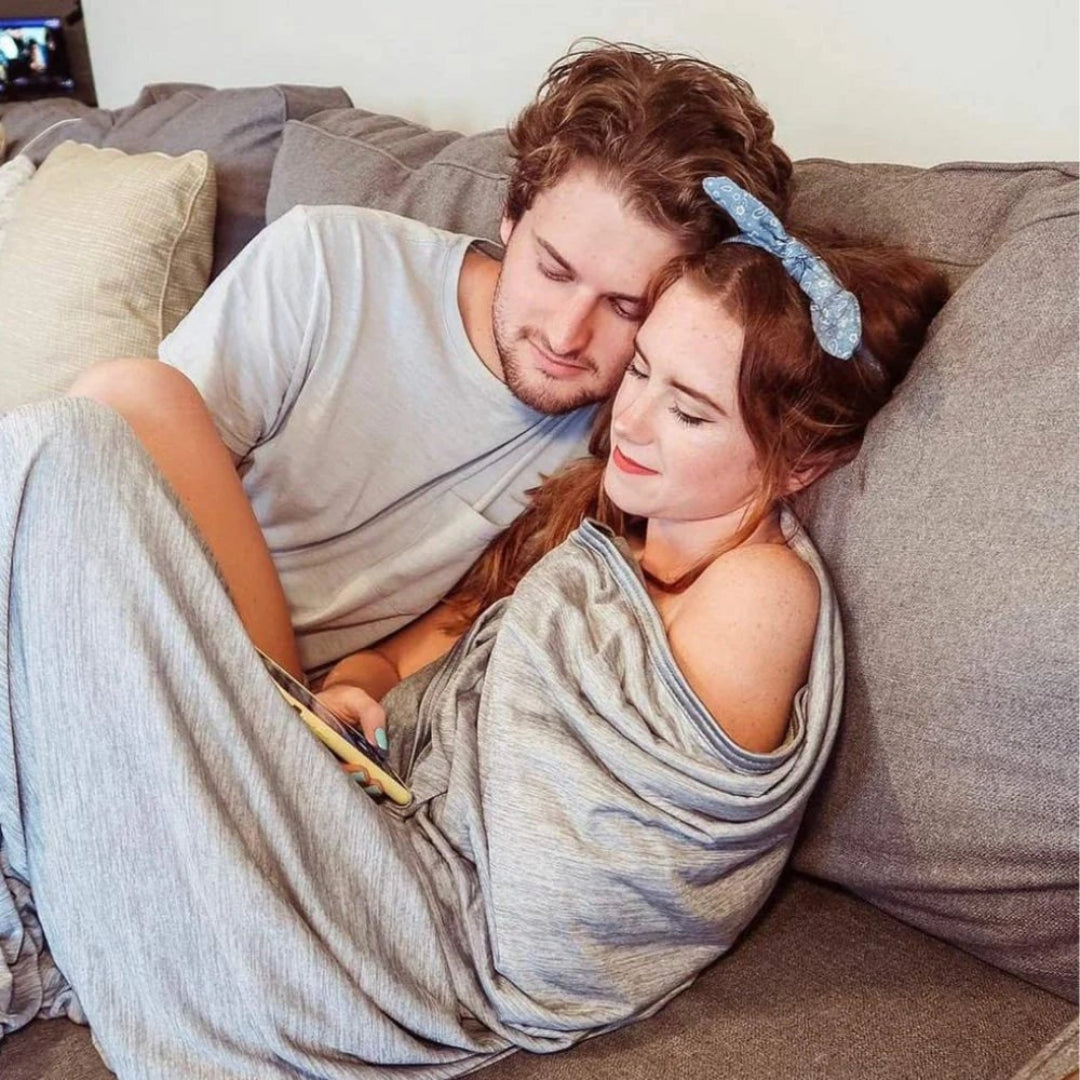 Cooling Breathable Blanket — Lightweight Moisture-Wicking Fabric