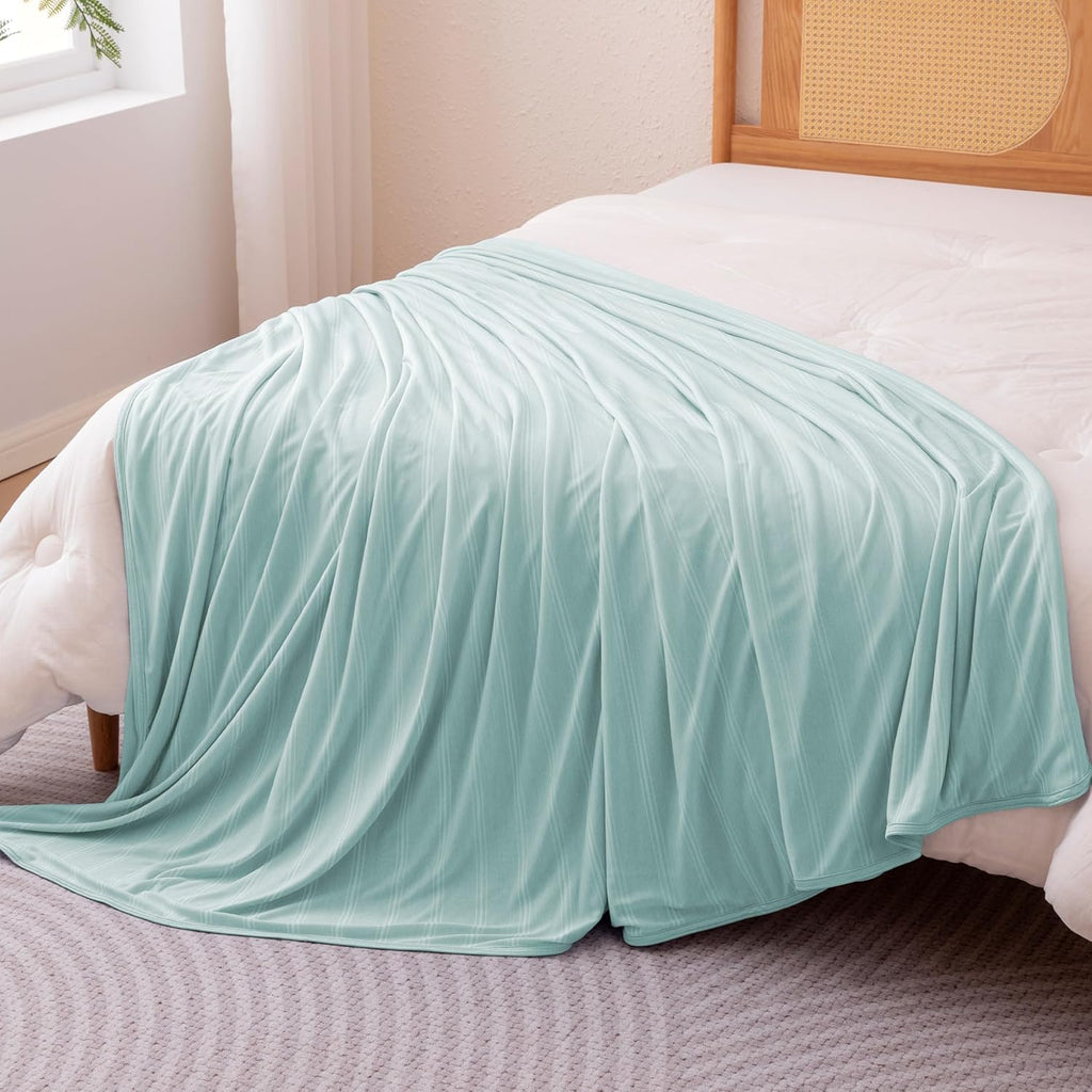 Cozy Comfort Wendedecke mit Streifen — Leichte, kühlende Decke