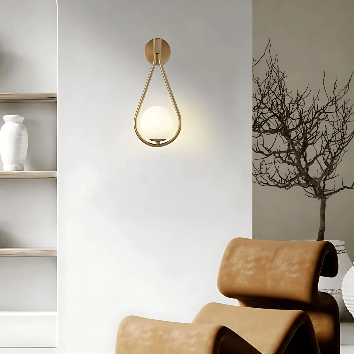 Lámpara de pared moderna en forma de gota - Estructura metálica y esfera de vidrio esmerilado