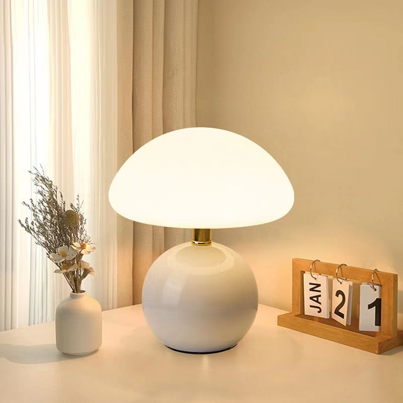 Svampebordlampe - Justerbare LED-farver - Creme keramisk design | meowbutter