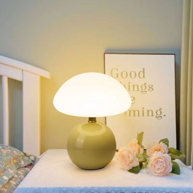 Svampebordlampe - Justerbare LED-farver - Creme keramisk design | meowbutter