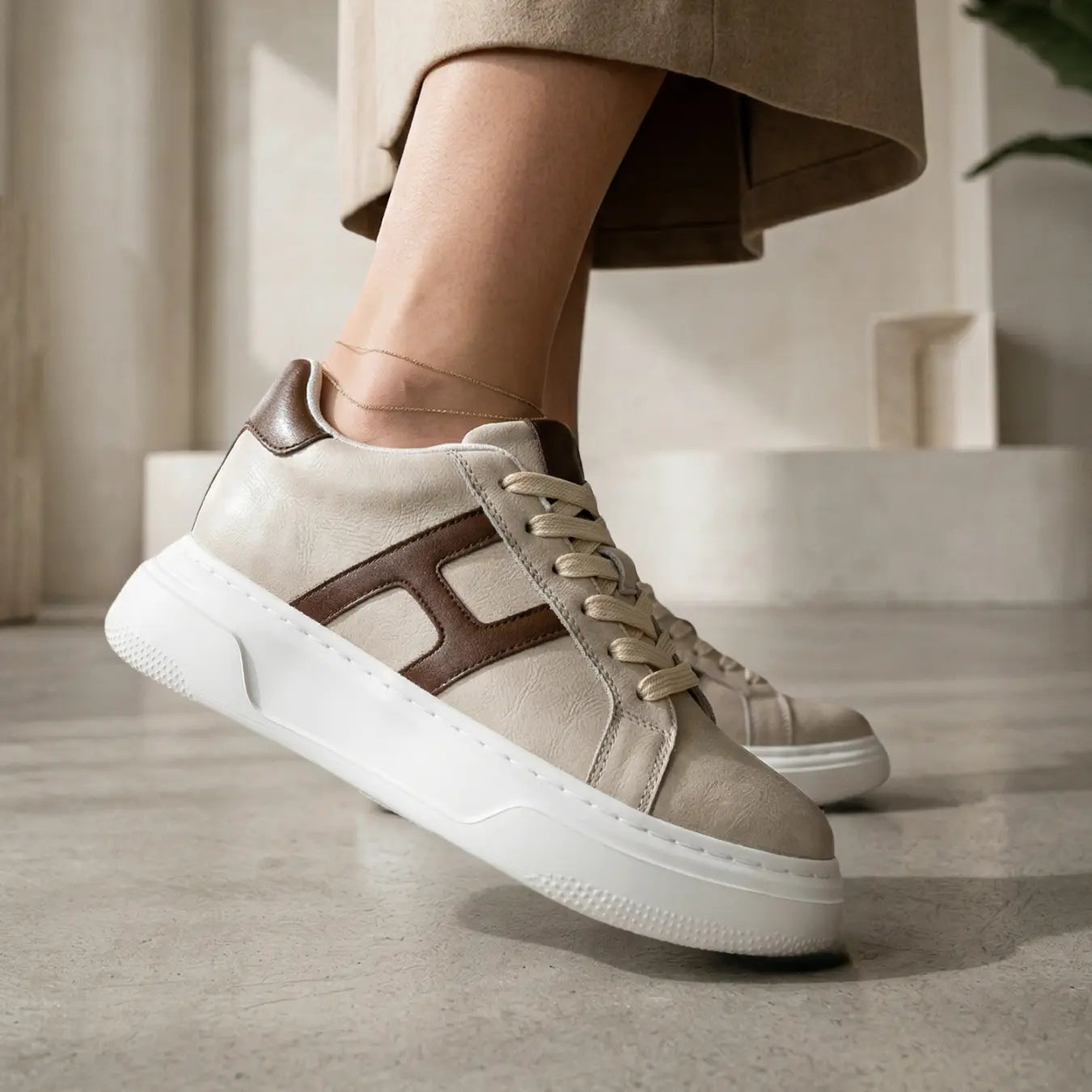 Hexo 8 Cm Hidden Lift Sneakers For Women With Textured Leather Upper