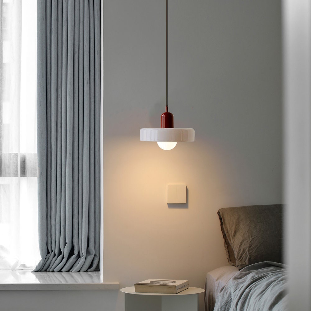 Lampada a sospensione nordica — Pannelli in vetro lucido, struttura metallica verniciata a forno
