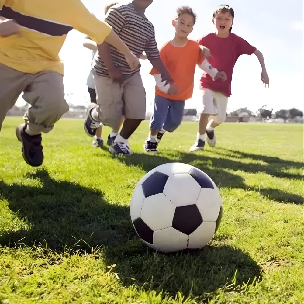 Bola de futebol durável — exterior em poliuretano reforçado, design de alto ressalto
