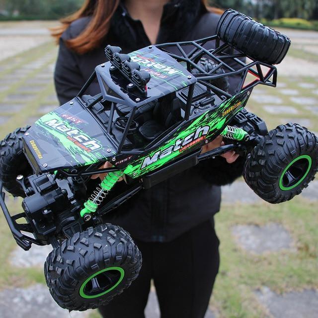 RC Monster Truck - Støtsikker fjæring - Holdbart fjernstyrt design | meowbutter