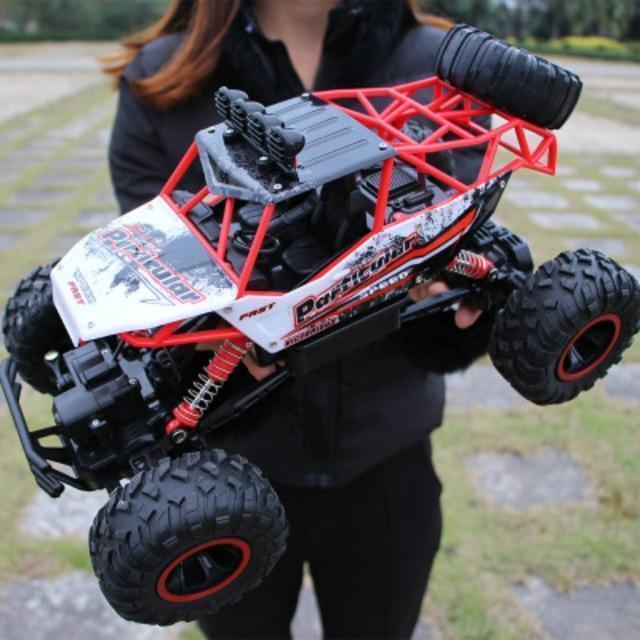 RC Monster Truck - Støtsikker fjæring - Holdbart fjernstyrt design | meowbutter