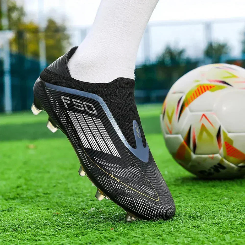 Scarpe da calcio per la Coppa del Mondo - tomaia rinforzata e resistente, vestibilità affusolata a taglio basso